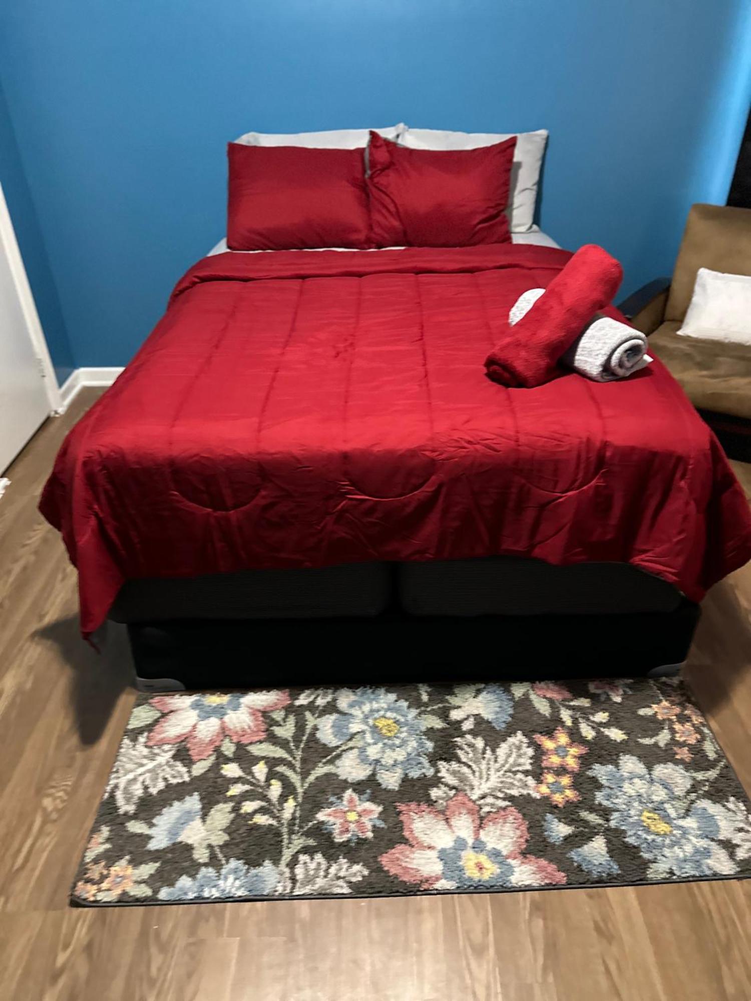 Fidelia Garnet Room, Queen Bed Minutes From Newark Liberty International Airport And Newark Penn Station エクステリア 写真